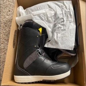 ivy boa sJ NWT women’s black snowboard boats 7.5 salomon